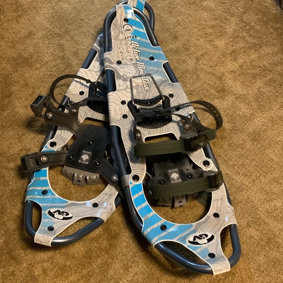 GV Snowshoes for women NWOT - Picture 1 of 8